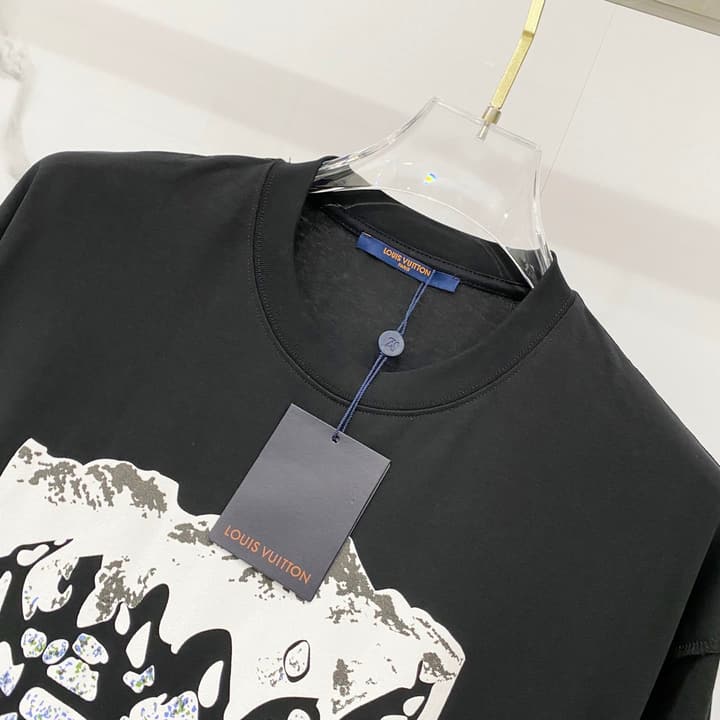 Louis Vuitton Snow Mountain Ice Cube Logo T-Shirt in Black