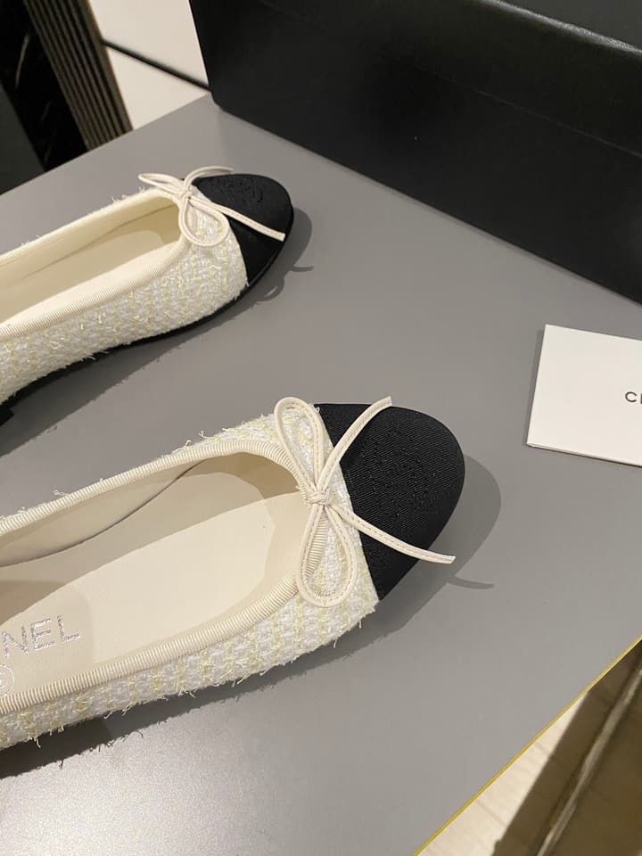 Chanel Classic Ballet Flats in Fuchsia Embossed