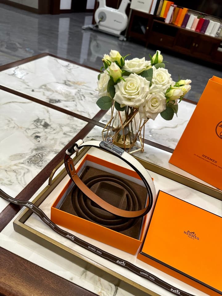 Hermès Slim Leather Belt – 2.0cm in Black With Silver Buckle