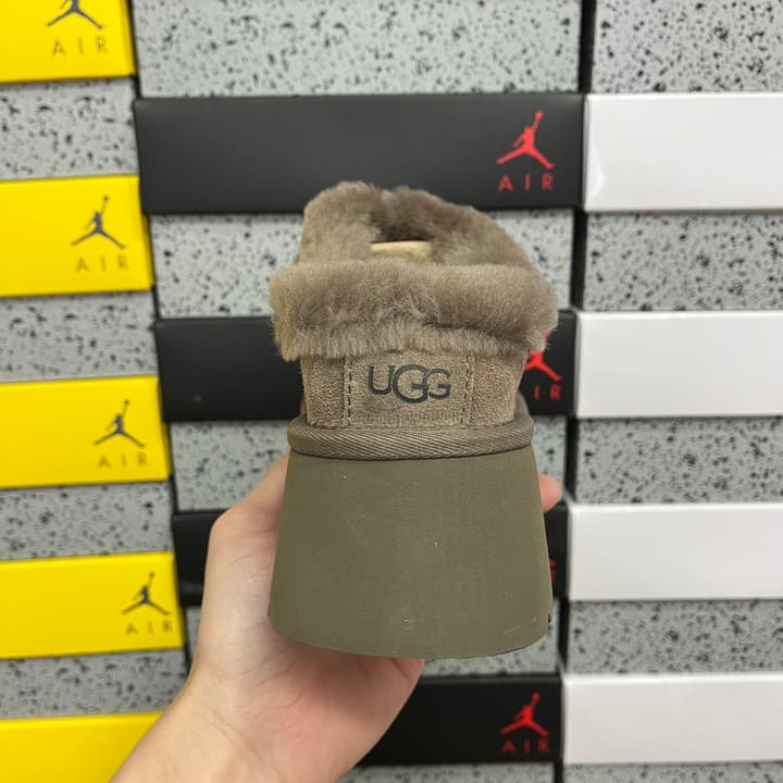 UGG Platform Low-Cut Snow Boots in Black Suede Slip-on