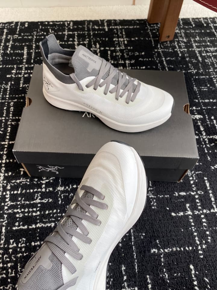 Arc'teryx Konseal Lt Hiking Shoes in All White