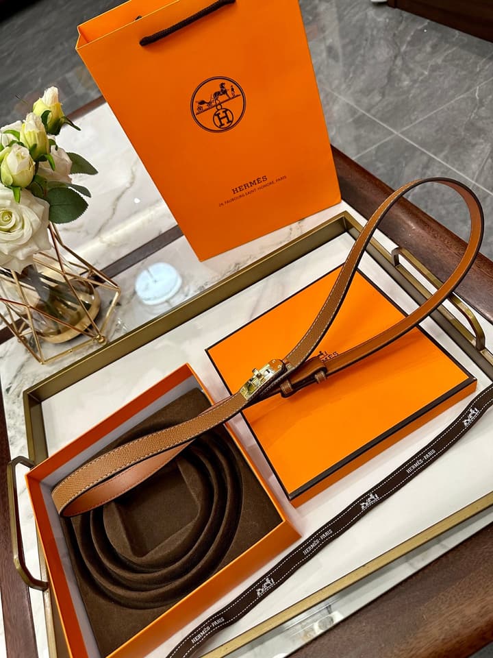 Hermès Slim Leather Belt – 2.0cm in Black With Silver Buckle