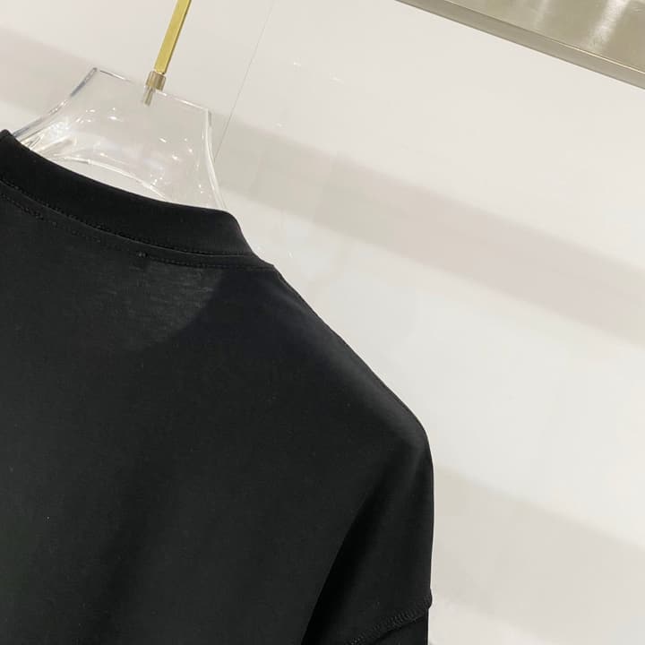 Louis Vuitton Snow Mountain Ice Cube Logo T-Shirt in Black
