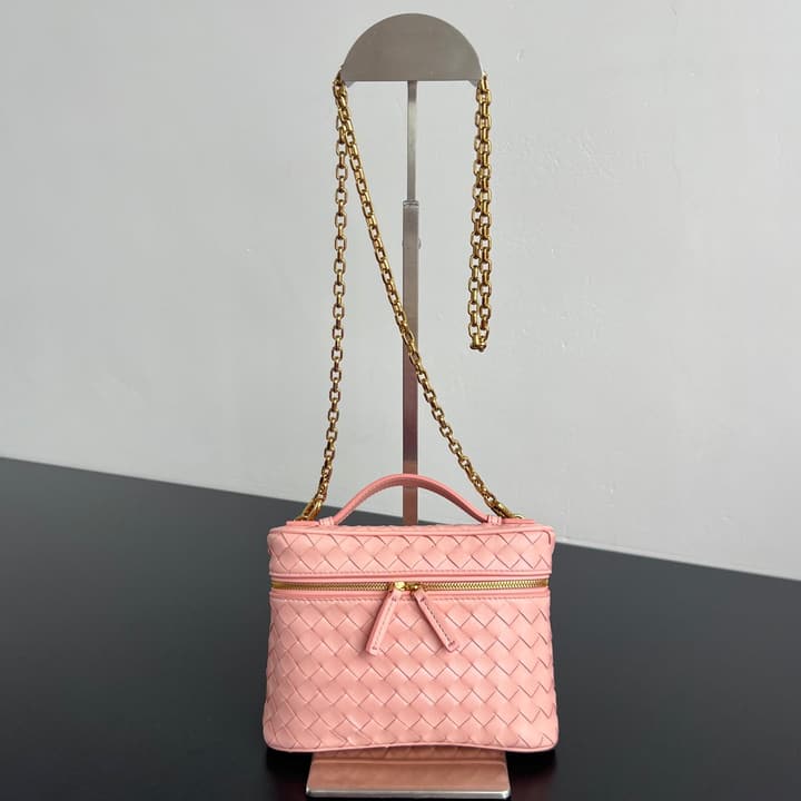 Bottega Veneta Soft Vanity Chain Vanity Case in Black