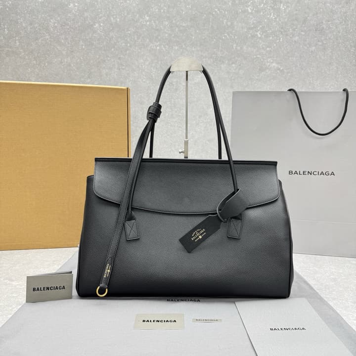 Balenciaga CarryAll Leather Handbag – 25SS in Classic Black