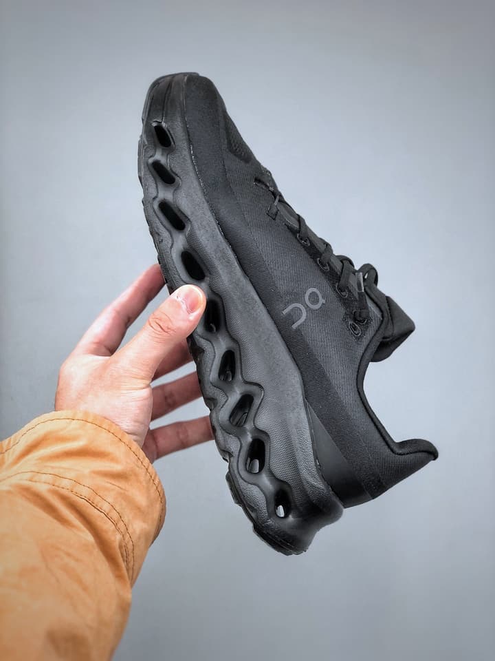 On Cloudtilt Running Shoes