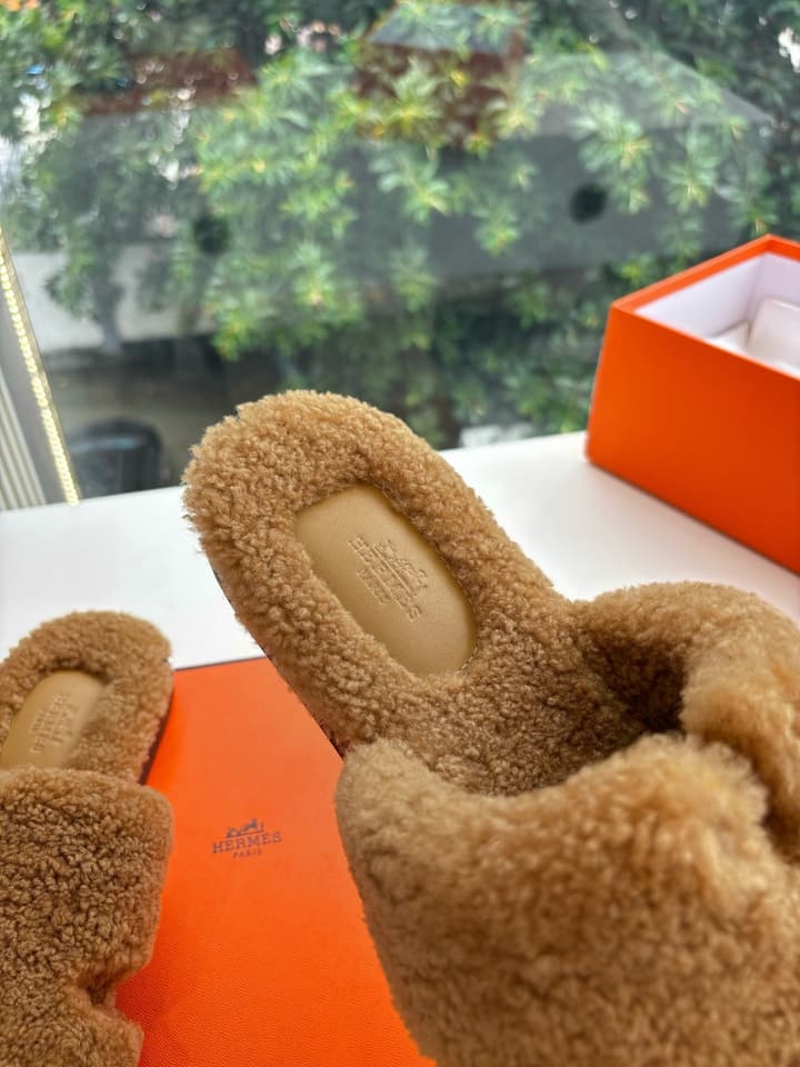 Hermès H-Shaped Fur Slippers – 2025 Collection in Assorted Fur Slippers Group