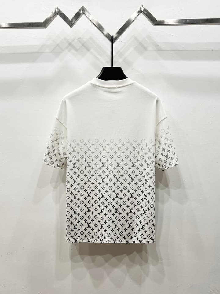 Louis Vuitton Gradient Monogram T-Shirt – 2025 Summer Collection in Black Bottom Gradient Monogram