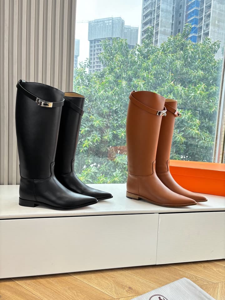 Hermès Classic Knee-High Boots – 2025 Autumn/Winter Collection in Two-tone Tan And Cream