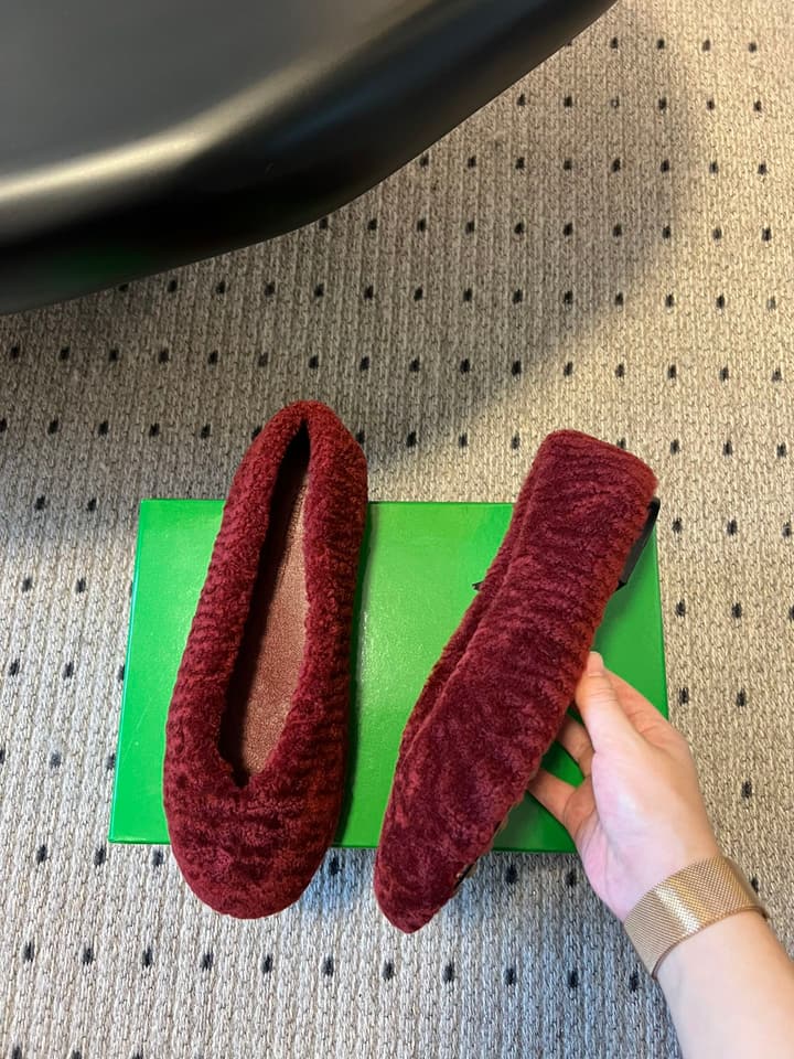 Bottega Veneta Furry Ballet Flats – 25SS in Black