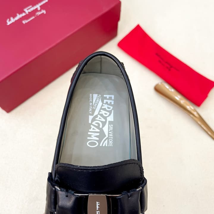 Ferragamo Men's Driving Loafers in Black Grained Gancini