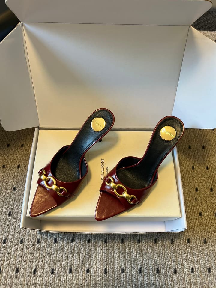 Saint Laurent Chain Pointed-Toe Heeled Mules – 26SS in Beige