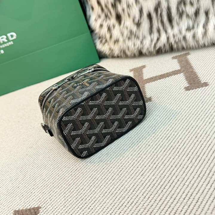 Goyard Muse Vanity Ultra Mini Cosmetic Bag in Blue