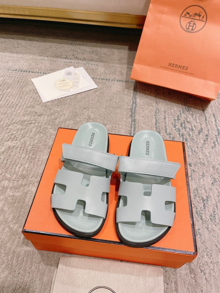 Hermès Chypre Slides – 2023SS Collection in Black And White