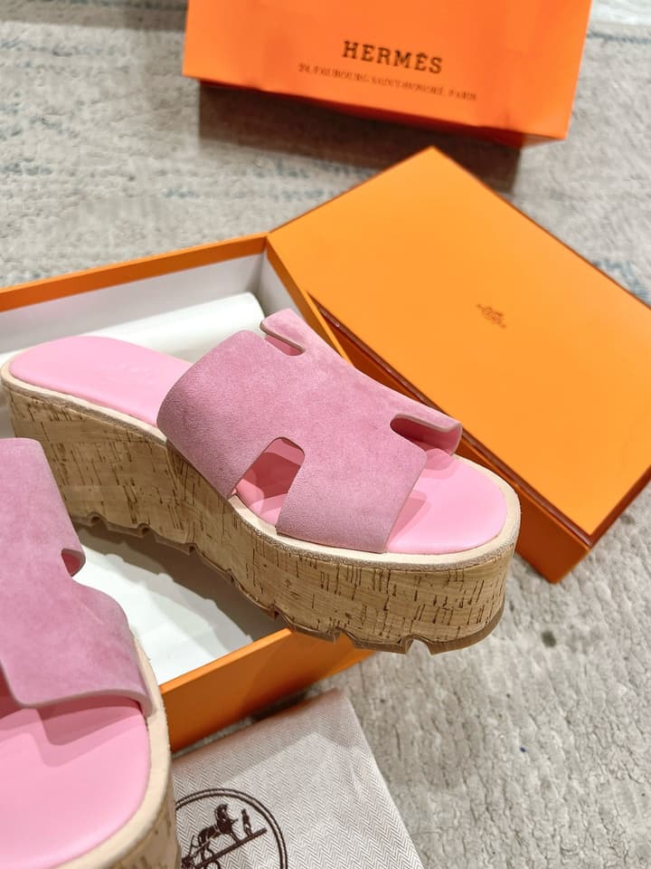 Hermès 2024 Spring/Summer Wedge Sandals – 2024 Spring/Summer Collection in White Leather