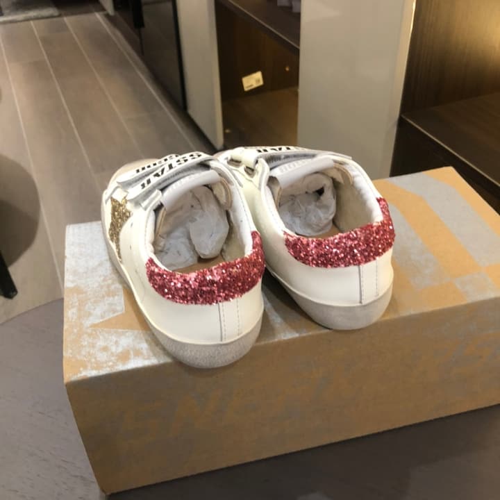 Golden Goose Kids Distressed Sneakers – Kids Collection in White With Black Heel And Grey Star