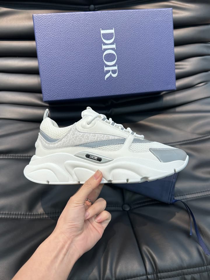 Dior B22 Men's Retro Jogging Sneakers in Black And White Patterned