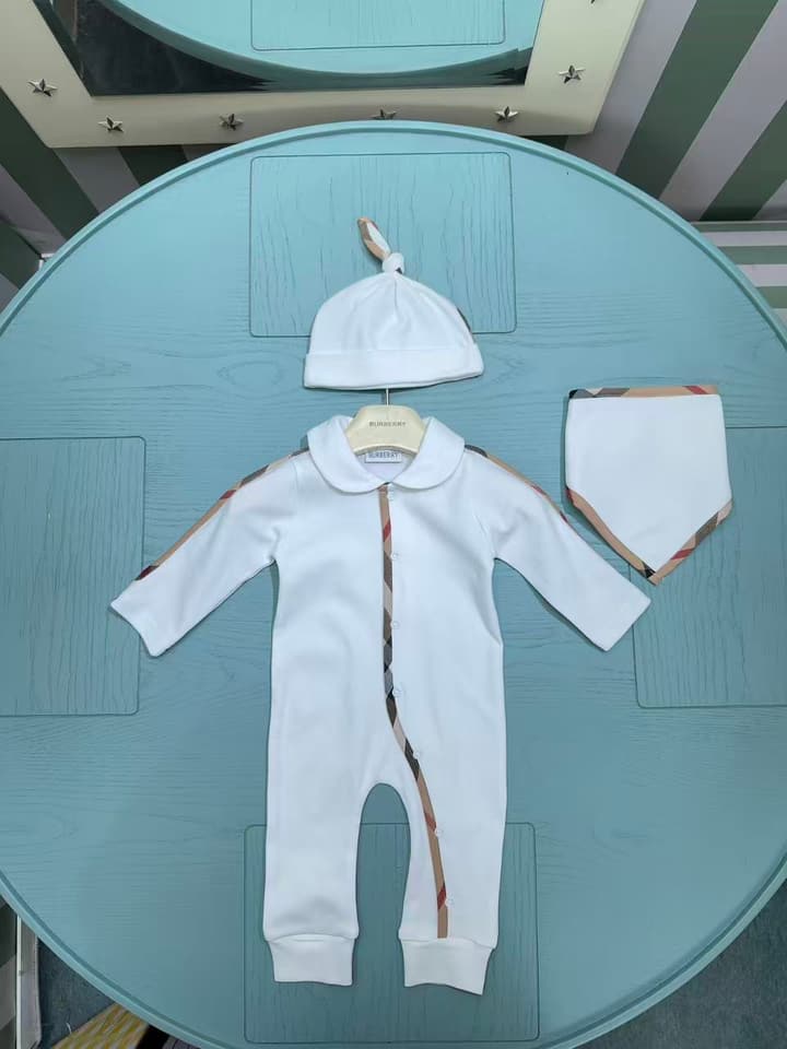 Burberry Classic Check Baby Romper Set – 2025SS – Kids Collection in White With Plaid Trim Set