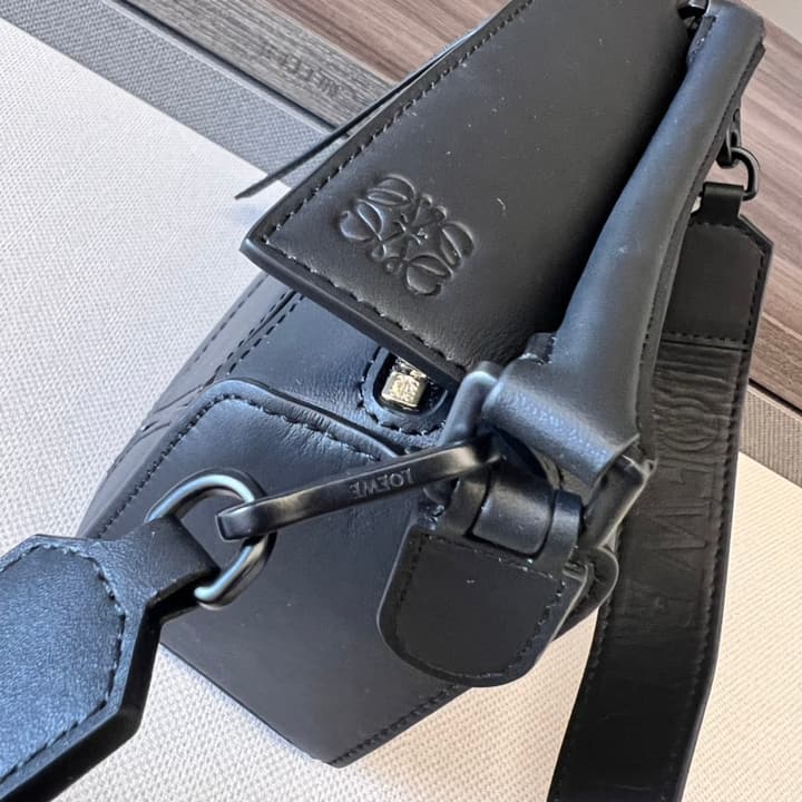 Loewe Puzzle Bag in Black