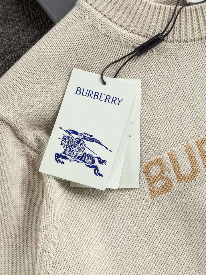 Burberry Equestrian Knight Jacquard Sweater – 25SS in Grey With White Logo