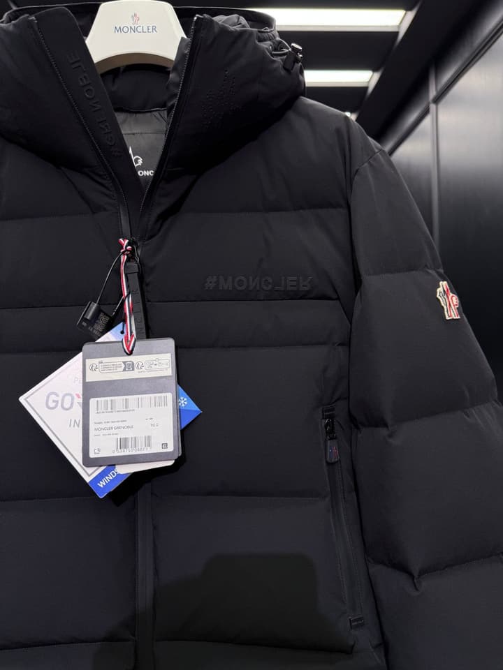 Moncler Grenoble Ski Down Jacket – 2025FW in Classic Black Down Jacket
