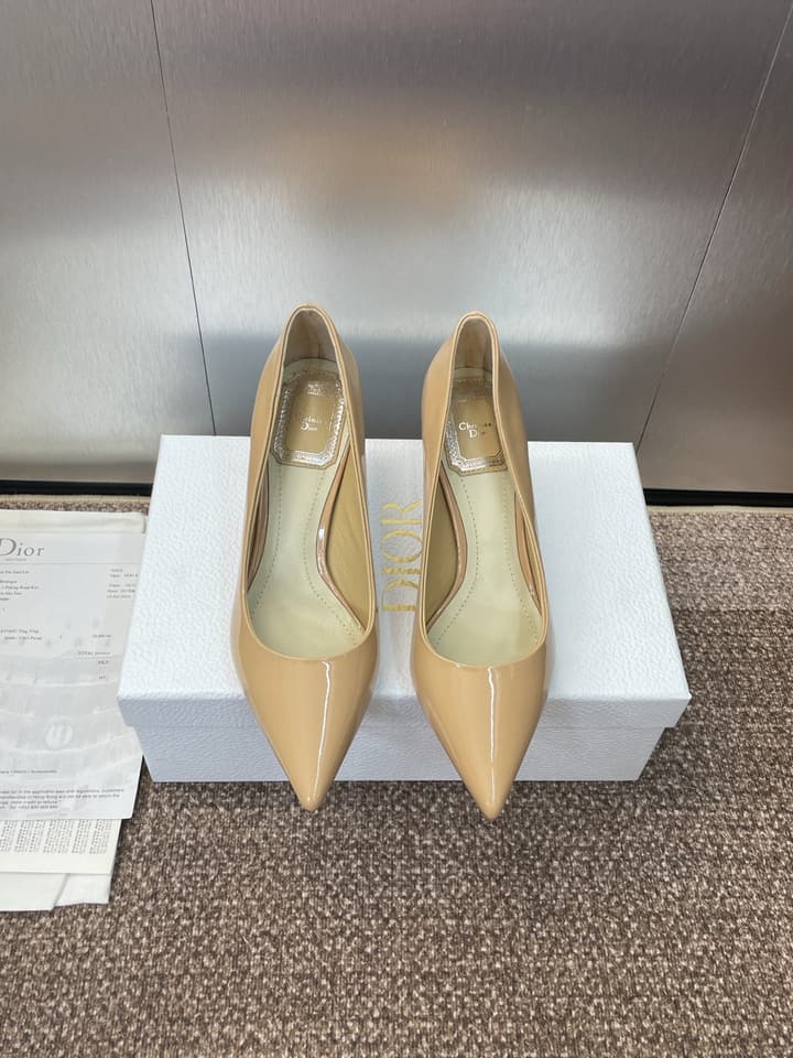 Dior CD Logo Pointed Toe Pumps – 2025 Spring/Summer Haute Couture Collection in Shiny Black Flat