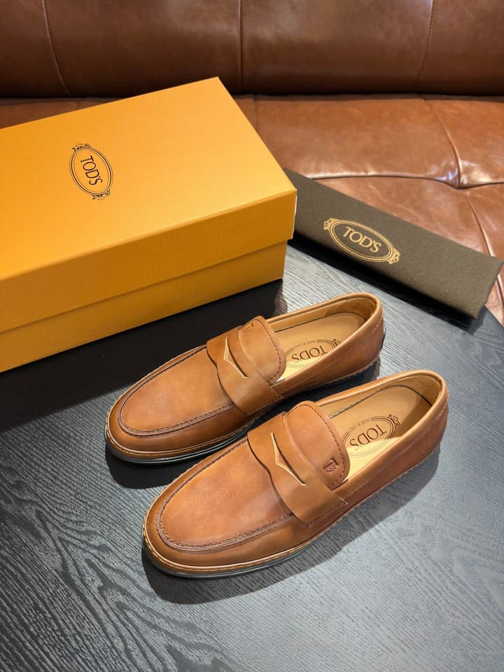 Tod's Gommino Calfskin Loafers in Charcoal Suede