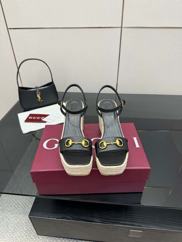 Gucci Horsebit Platform Sandals – 2025 Summer Collection in Black
