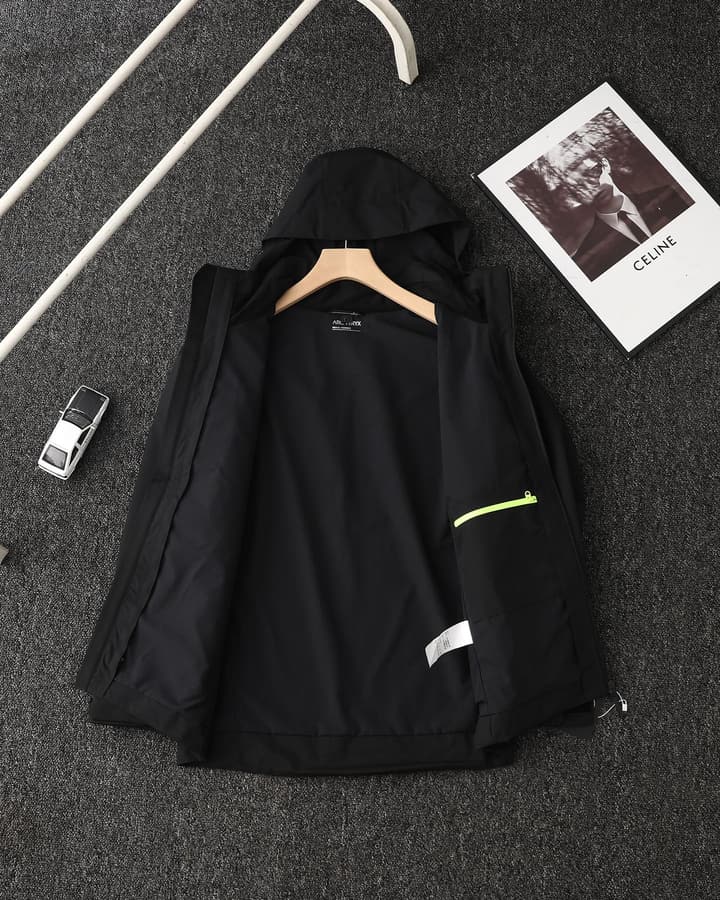 Arc'teryx 3-in-1 Detachable Windbreaker Jacket – 24FW in Black