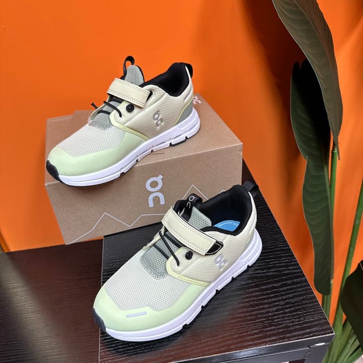 On Kids Running Sneakers – Kids Collection in Black