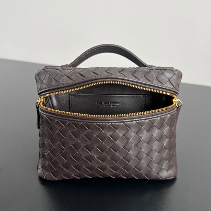 Bottega Veneta Soft Vanity Chain Vanity Case in Black