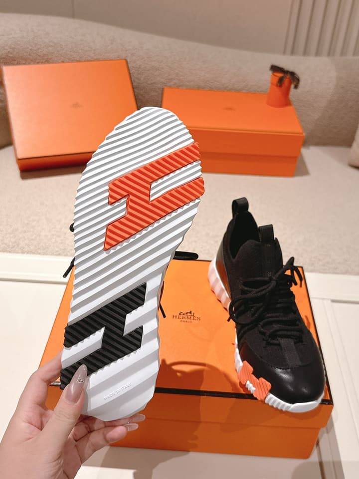 Hermès Classic Couple's Casual Sneakers in All Black