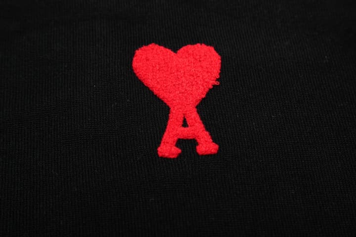 Ami Paris Classic Heart Embroidered Knit T-Shirt – 2025SS in Black