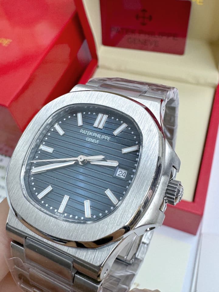 Patek Philippe Nautilus Mechanical Watch