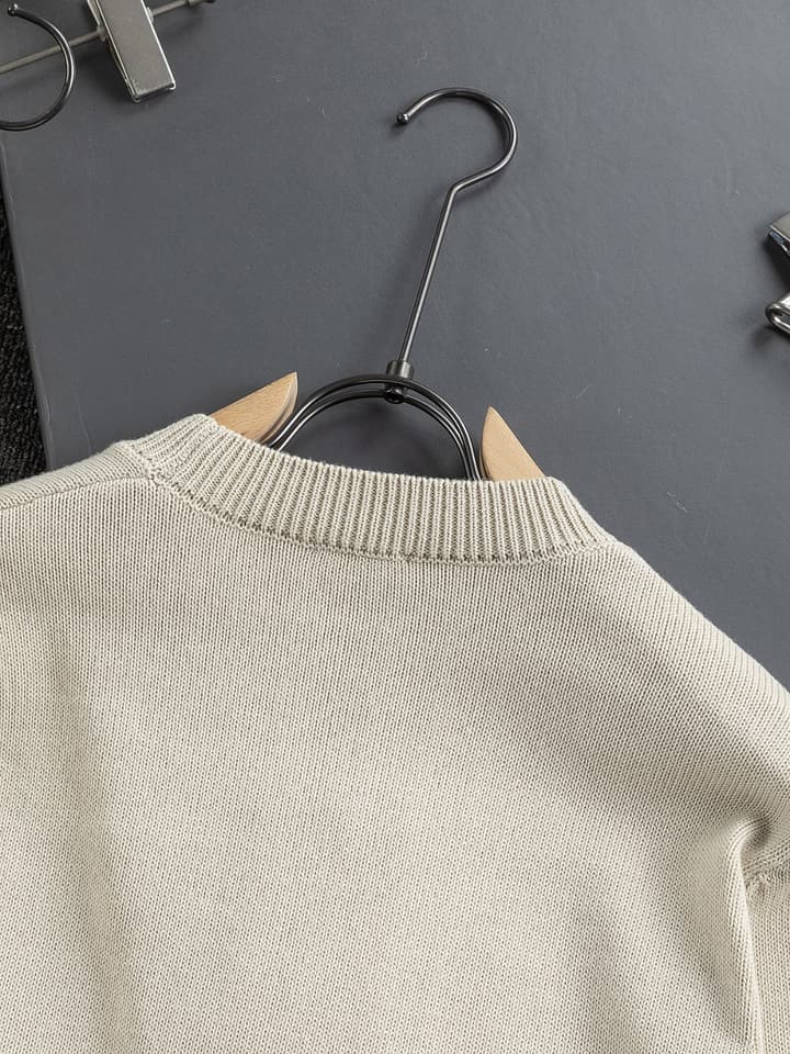 Burberry Equestrian Knight Jacquard Sweater – 25SS in Grey With White Logo