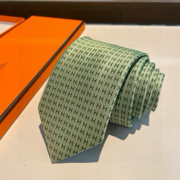 Hermès H-Letter Men's Silk Tie Series in Burgundy Microdot
