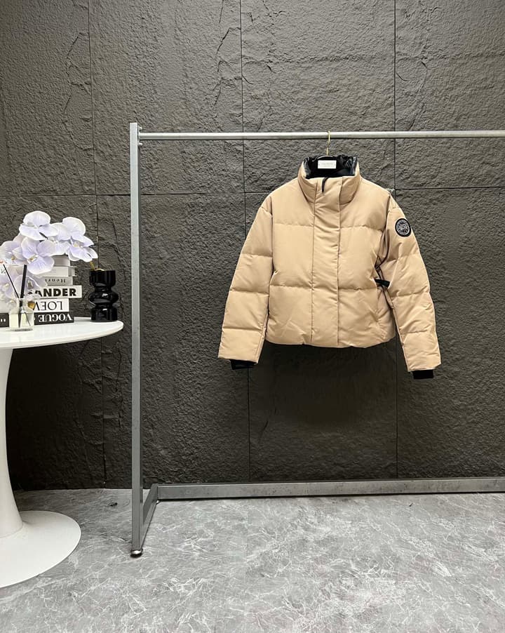 Canada Goose Grandview Black Label Short Down Jacket – FW24 in Blush Pink