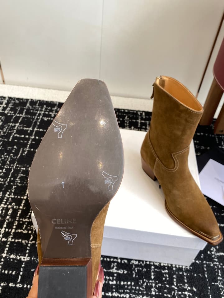 Celine Retro Chunky Chelsea Ankle Boots – 25SS in Classic Brown Suede