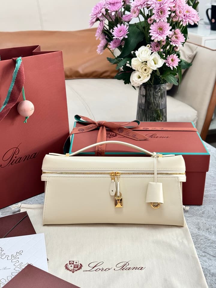 Loro Piana Extra Clutch L29 in Off-white Calfskin Clutch