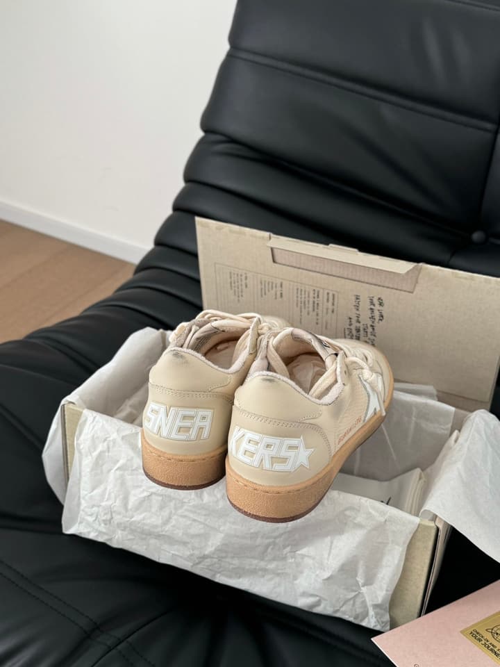 Golden Goose Graffiti Distressed Sneakers – 2024 Collection in Off-white Grey
