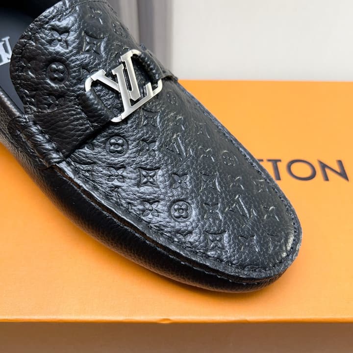 Louis Vuitton Pebbled Leather Driving Shoes in Black Textured Leather