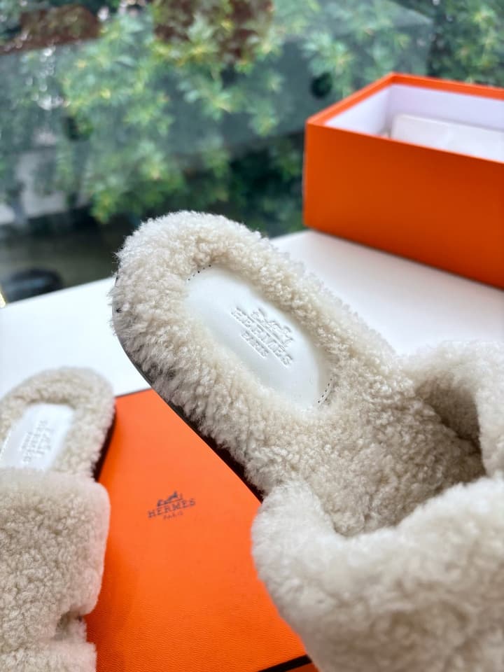 Hermès H-Shaped Fur Slippers – 2025 Collection in Assorted Fur Slippers Group
