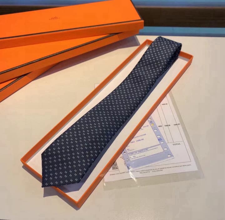 Hermès H-Letter Men's Silk Tie Series in Burgundy Microdot