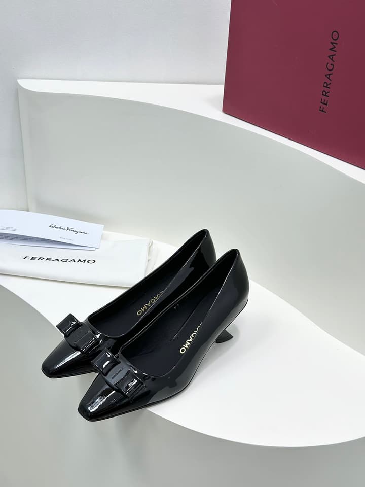 Ferragamo Vara Patent Leather Square Toe Pumps in Black Patent Leather (1cm Heel)