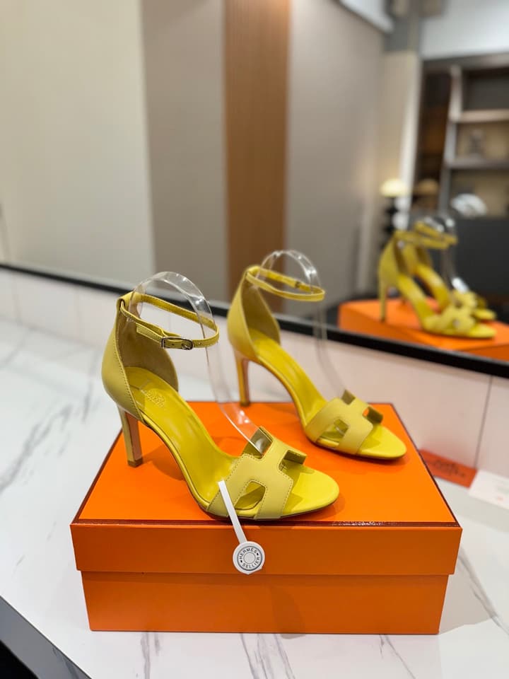 Hermès Classic Smooth Cowhide Pumps – 9cm in Caramel Brown