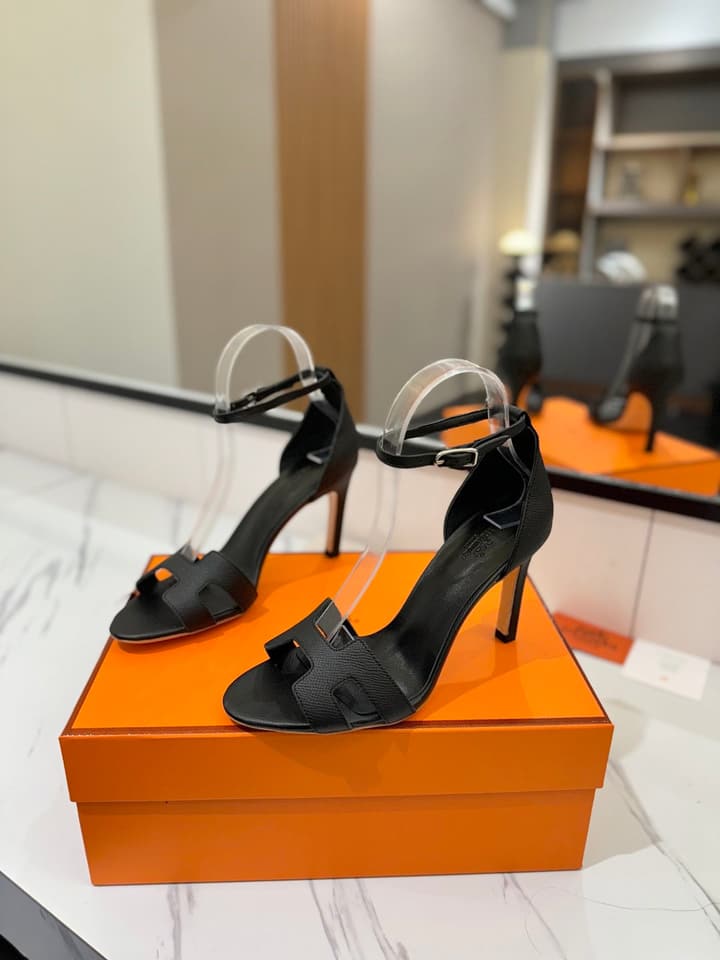 Hermès Classic H Palm Grain Heeled Sandals – 9cm in Black