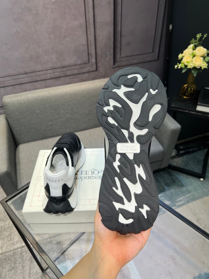Alexander McQueen White Silk Leather Platform Sneakers in Black