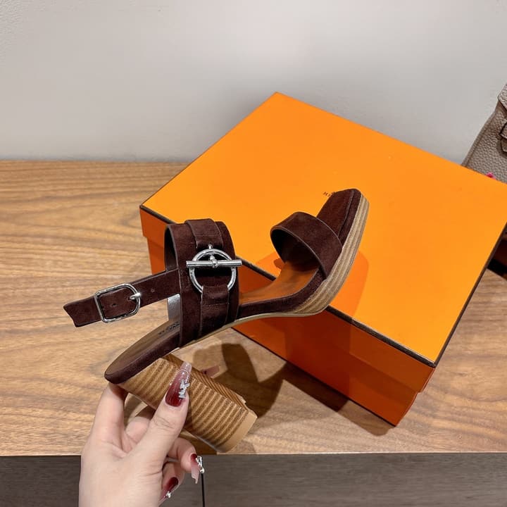 Hermes Color Block Flat Sandals – 2025 New Collection in Black