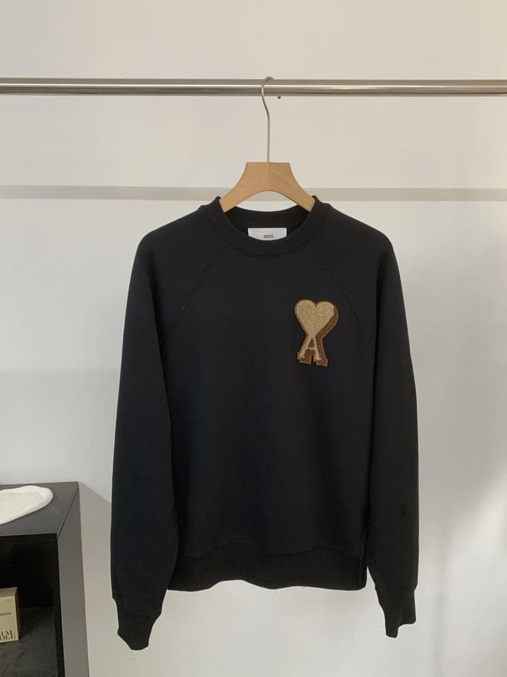 AMI Paris Heart Logo Embroidered Sweatshirt – 25SS in Black Crew Neck Sweatshirt
