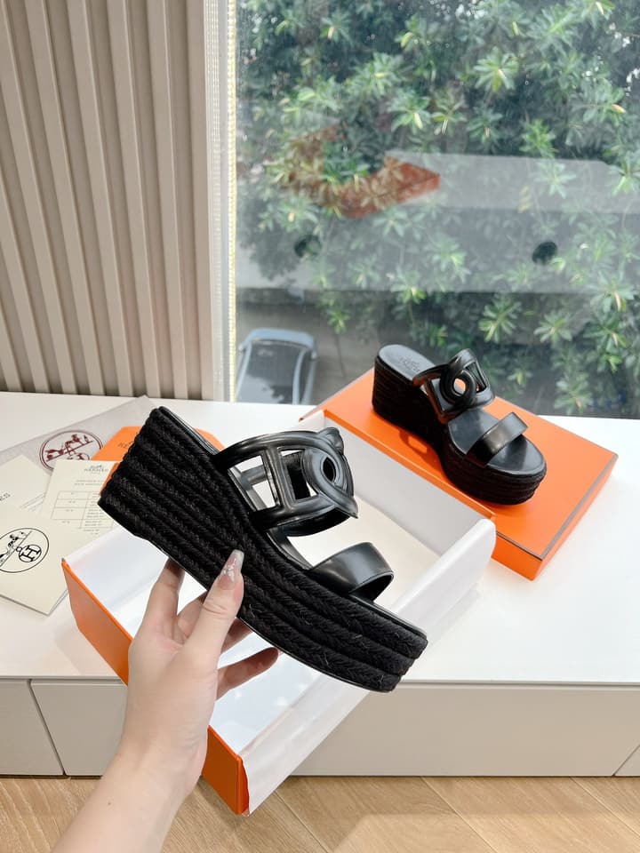 Hermès Wedge Sandals – Spring/Summer 2024 Collection in Black
